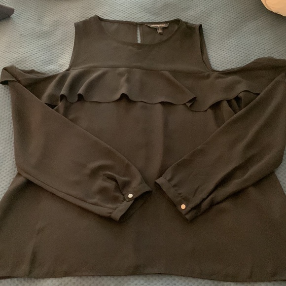 Banana Republic Black Cold shoulder long sleeve blouse - Picture 3 of 5
